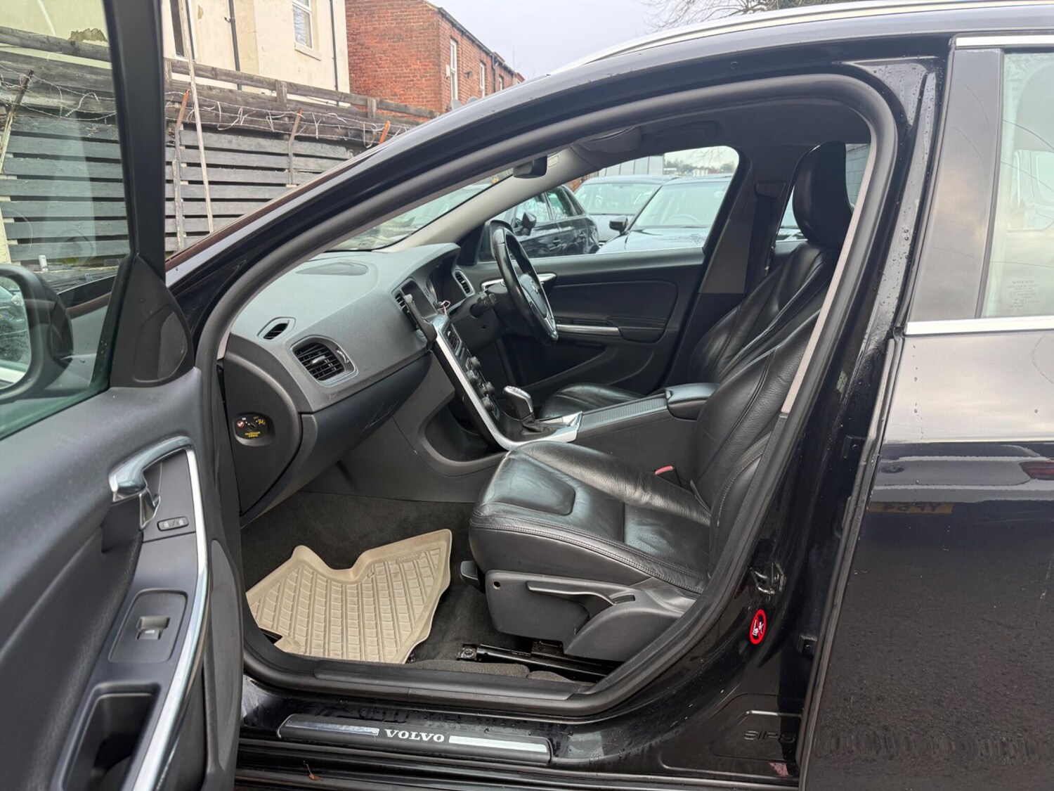 Used Volvo V60 2013 for sale - 77400851: Photo 31