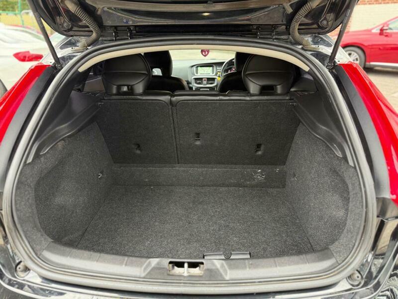 Used Volvo V40 2016 for sale - 76166321: Photo 39