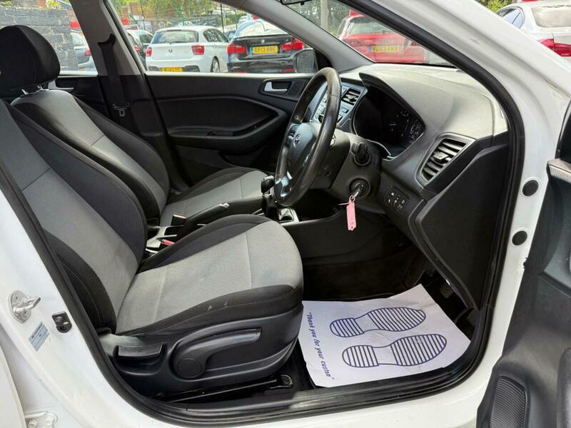 Used Hyundai i20 2017 for sale - 76935875: Photo 15