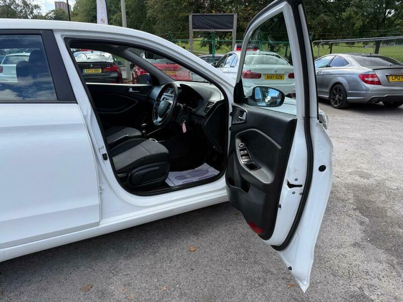 Used Hyundai i20 2017 for sale - 76935875: Photo 16