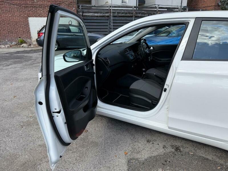 Used Hyundai i20 2017 for sale - 76935875: Photo 20