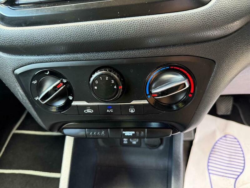 Used Hyundai i20 2017 for sale - 76935875: Photo 9