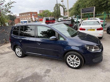 Used Volkswagen Touran 2012 for sale - 75687545: Photo
