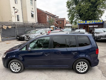 Used Volkswagen Touran 2012 for sale - 75687545: Photo
