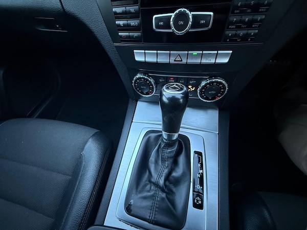 Used Mercedes-Benz C-Class 2012 for sale - 76189918: Photo 17