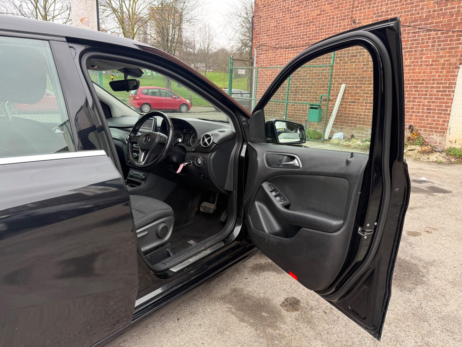 Used Mercedes-Benz B Class 2013 for sale - 77793906: Photo 17