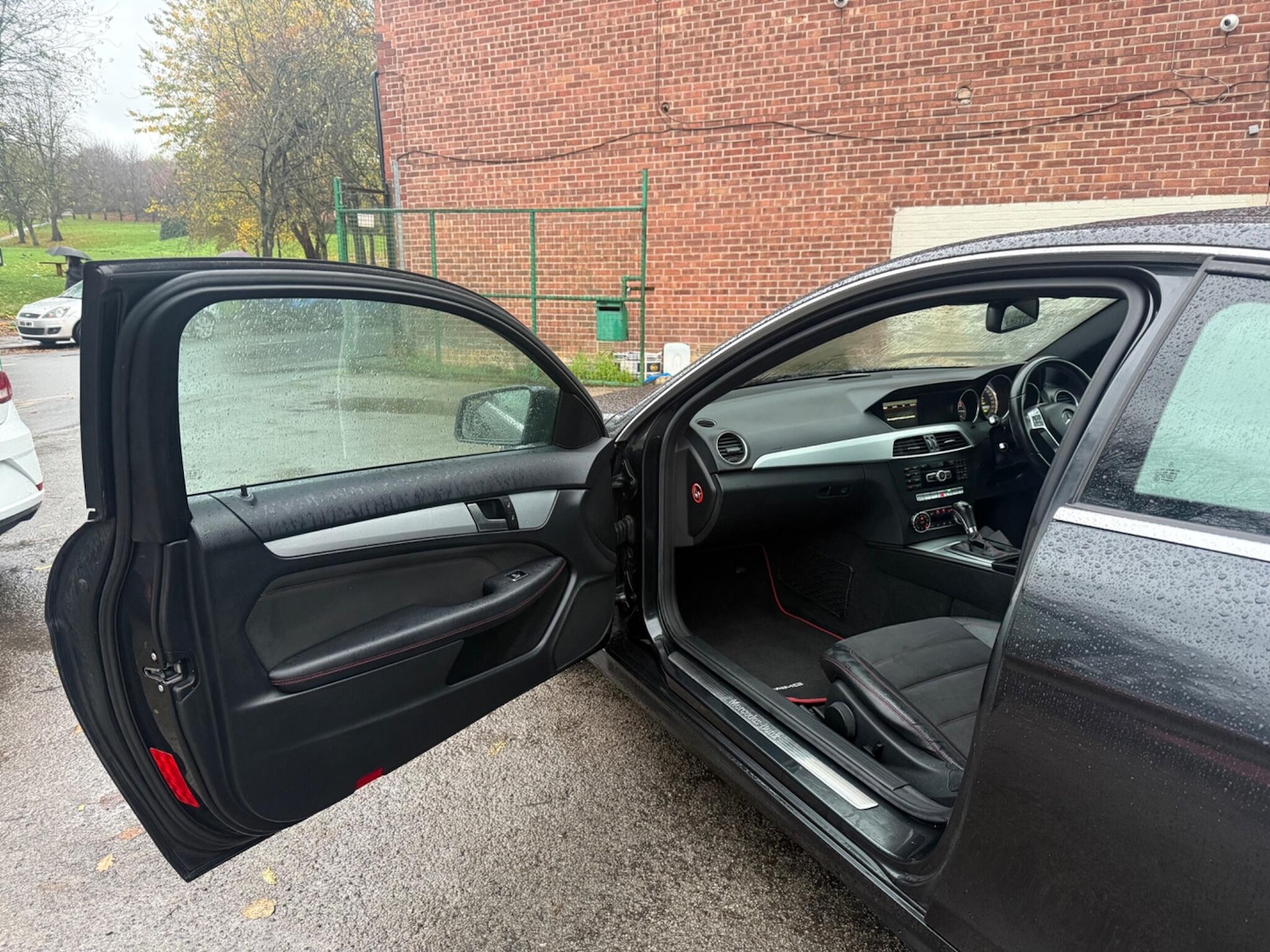 Used Mercedes-Benz C Class 2014 for sale - 76585260: Photo 14