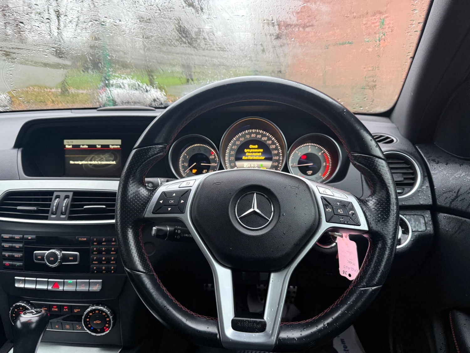 Used Mercedes-Benz C Class 2014 for sale - 76585260: Photo 17