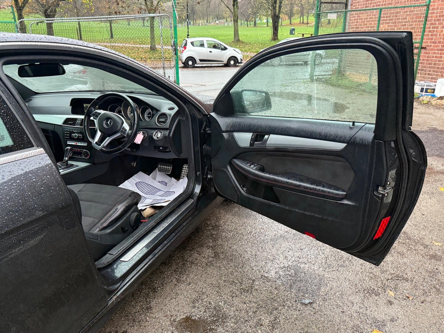 Used Mercedes-Benz C Class 2014 for sale - 76585260: Photo 9