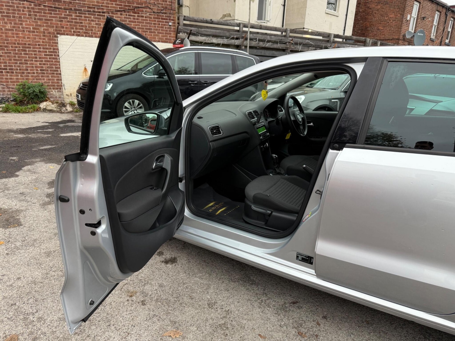 Used Volkswagen Polo 2013 for sale - 76499080: Photo 25