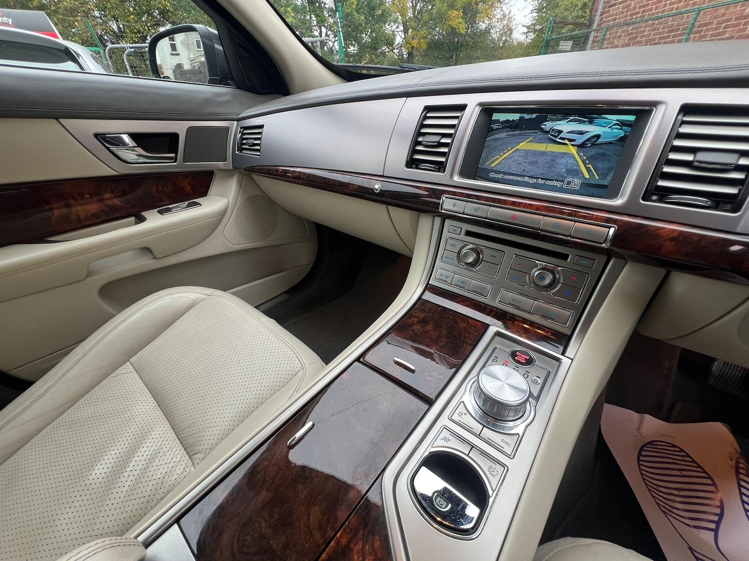 Used Jaguar XF 2010 for sale - 76270195: Photo 22
