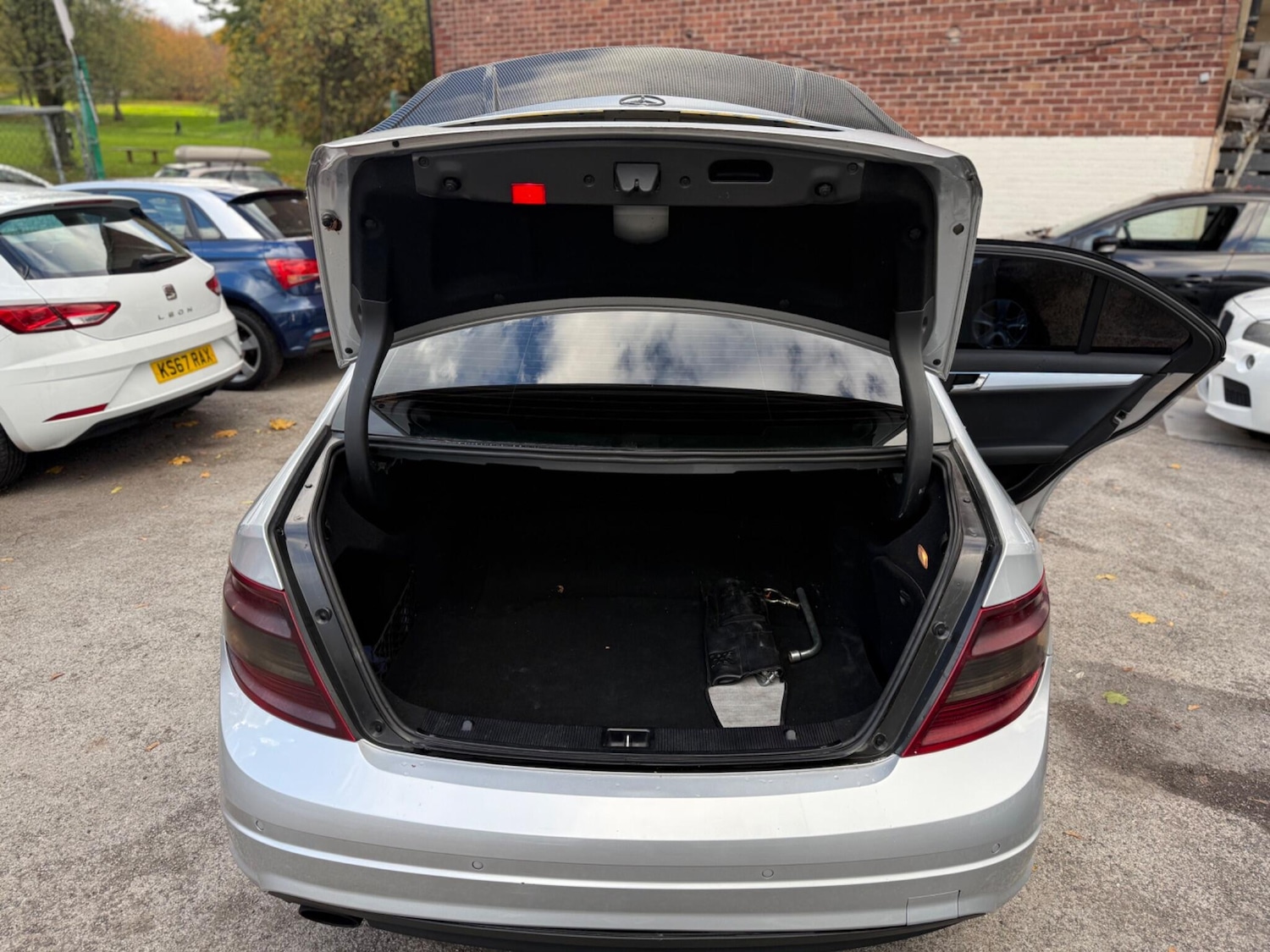 Used Mercedes-Benz C Class 2011 for sale - 76398580: Photo 14