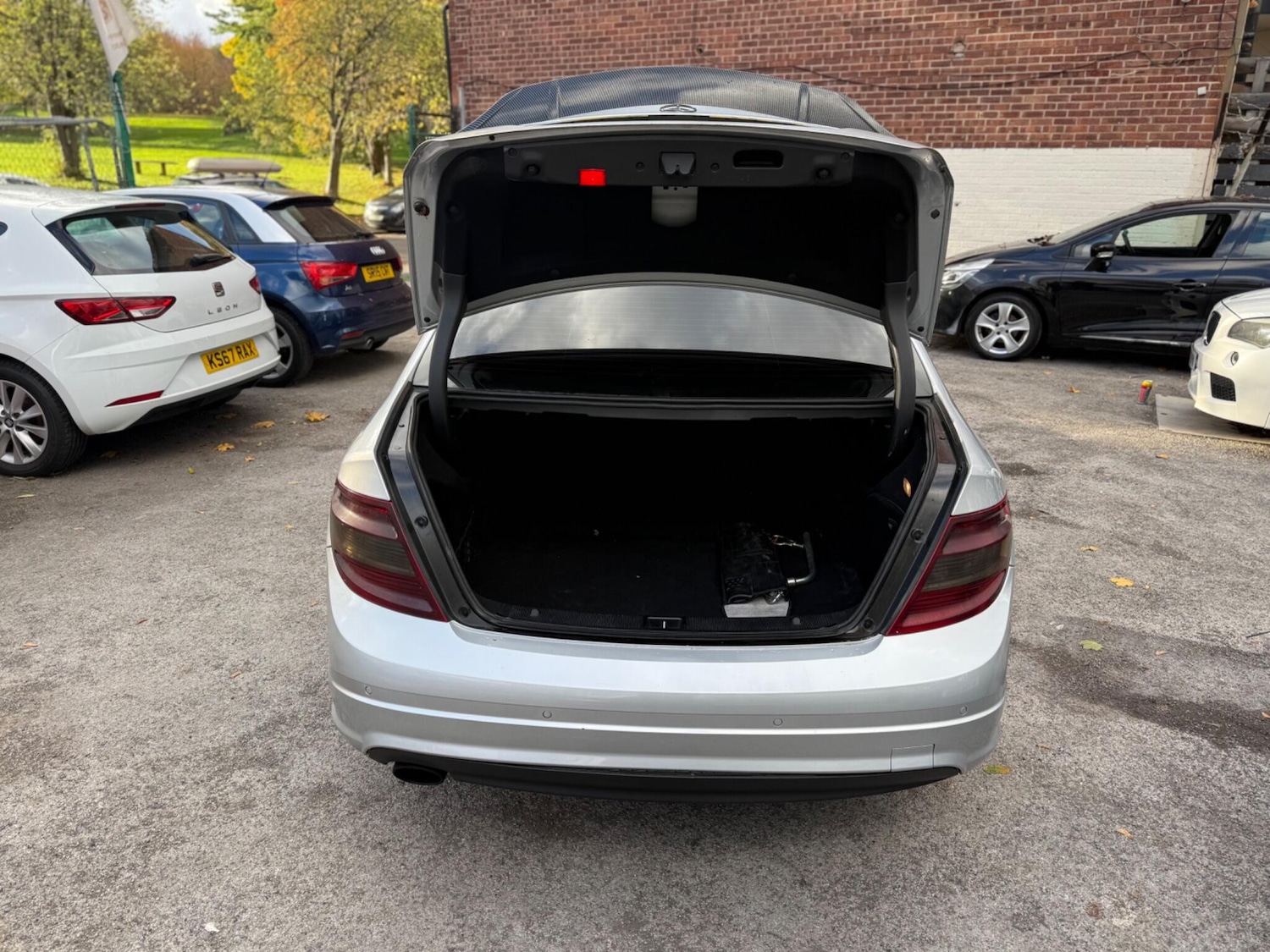 Used Mercedes-Benz C Class 2011 for sale - 76398580: Photo 15