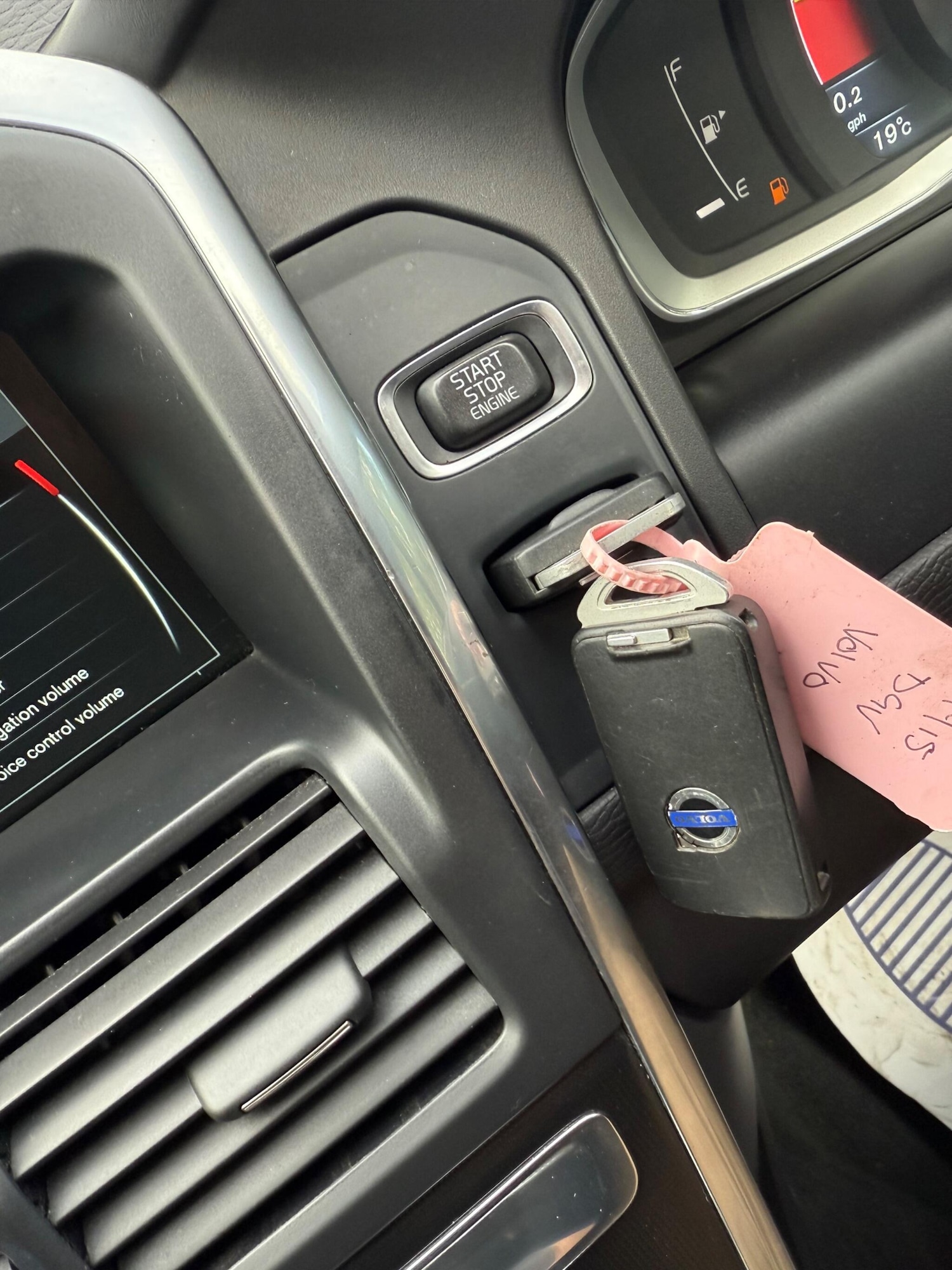 Used Volvo XC60 2015 for sale - 75883540: Photo 22