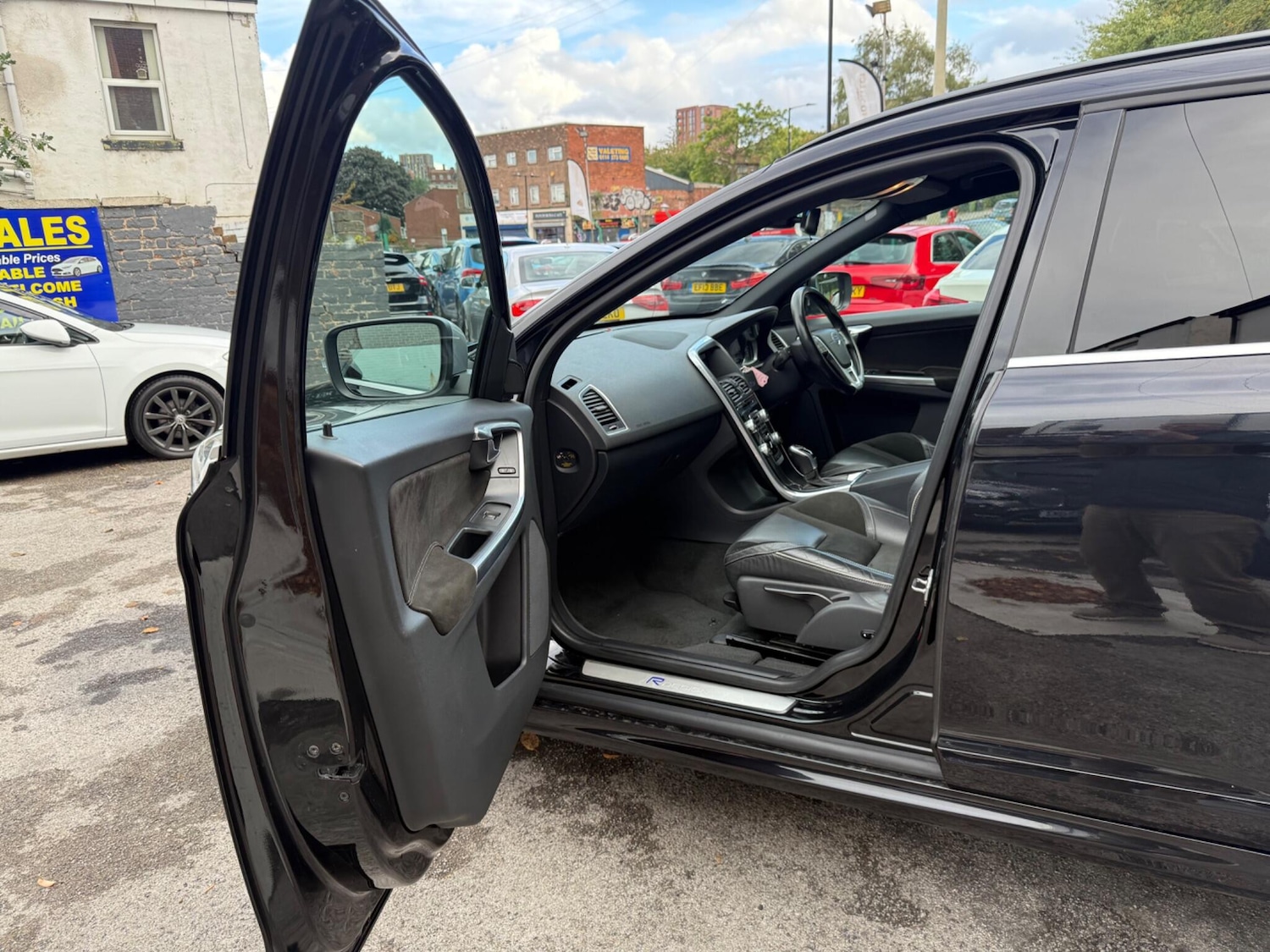 Used Volvo XC60 2015 for sale - 75883540: Photo 31