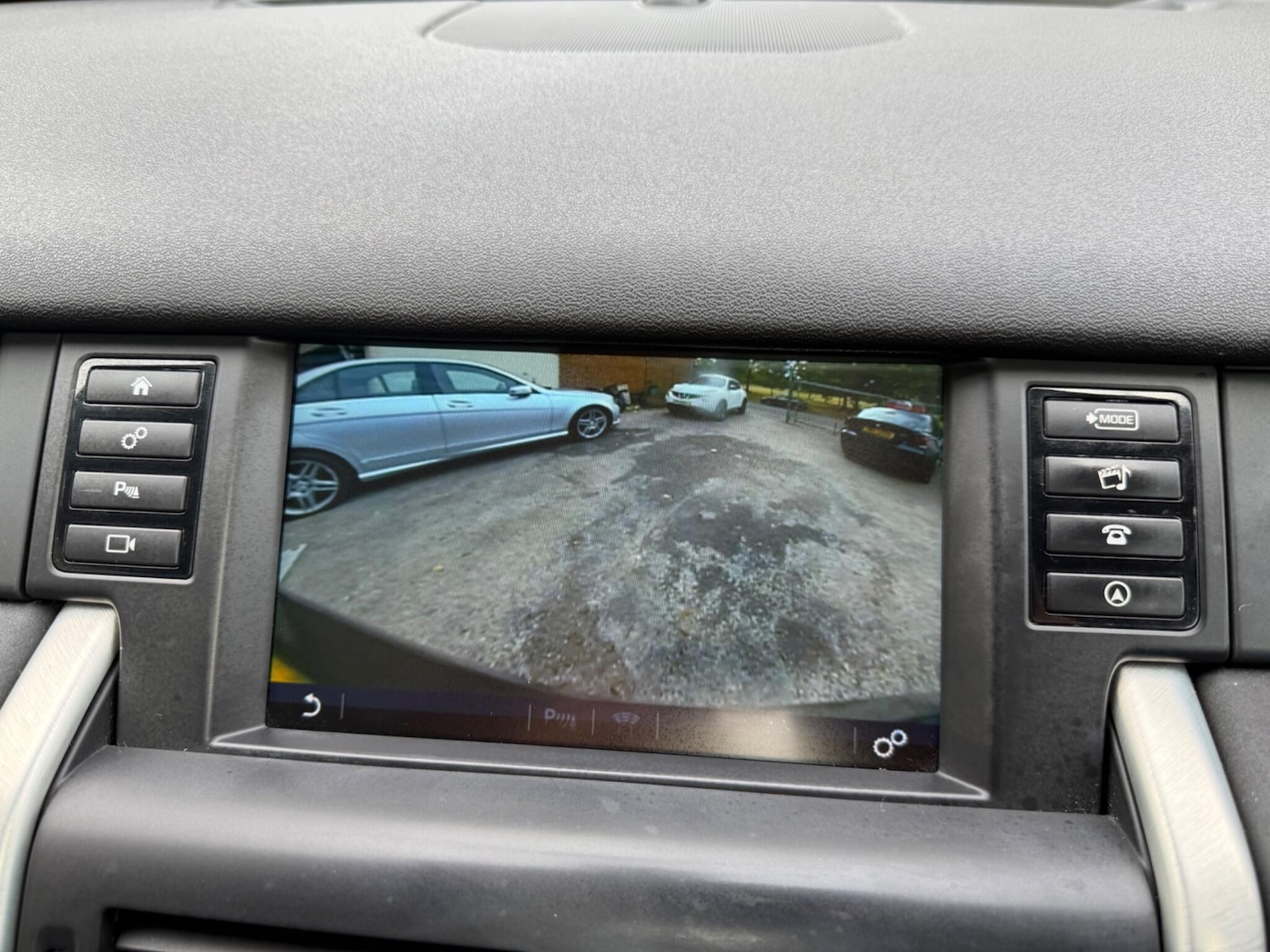 Used Land Rover Discovery Sport 2016 for sale - 76259137: Photo 17