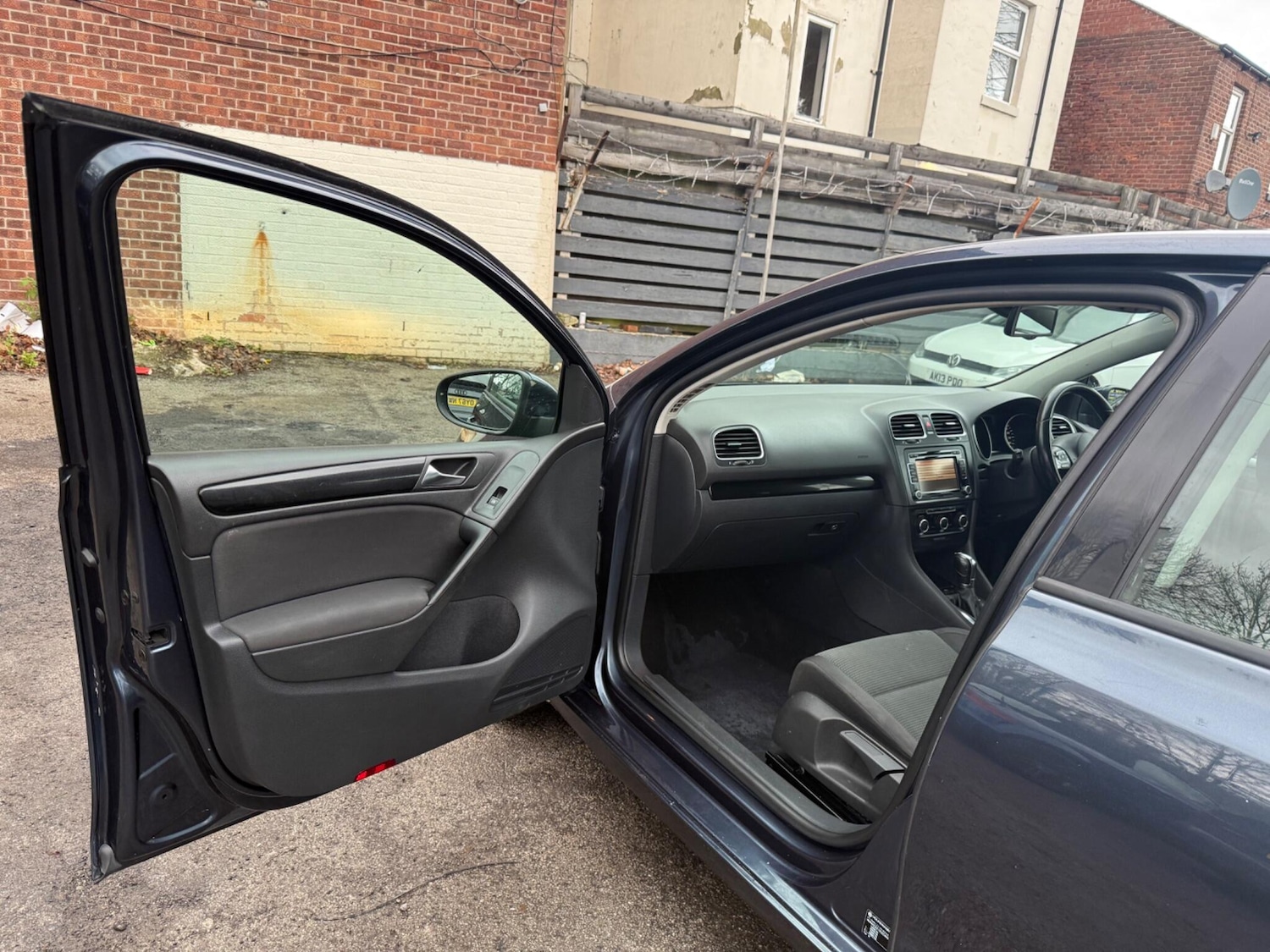 Used Volkswagen Golf 2011 for sale - 77190981: Photo 27