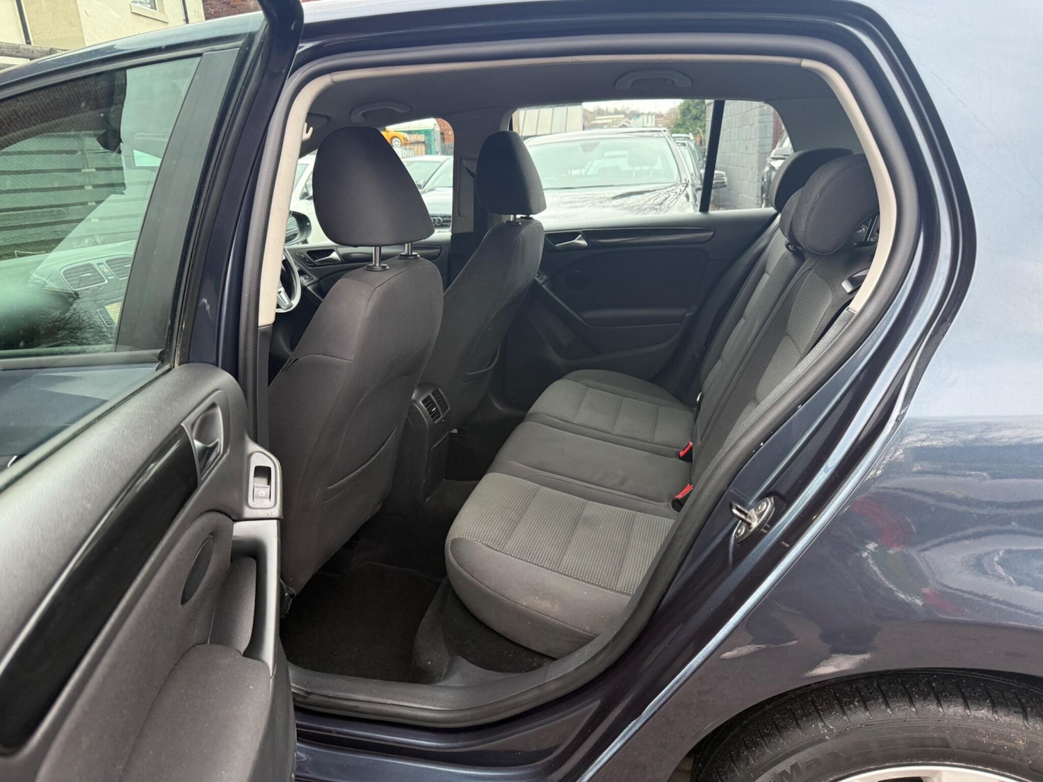 Used Volkswagen Golf 2011 for sale - 77190981: Photo 28