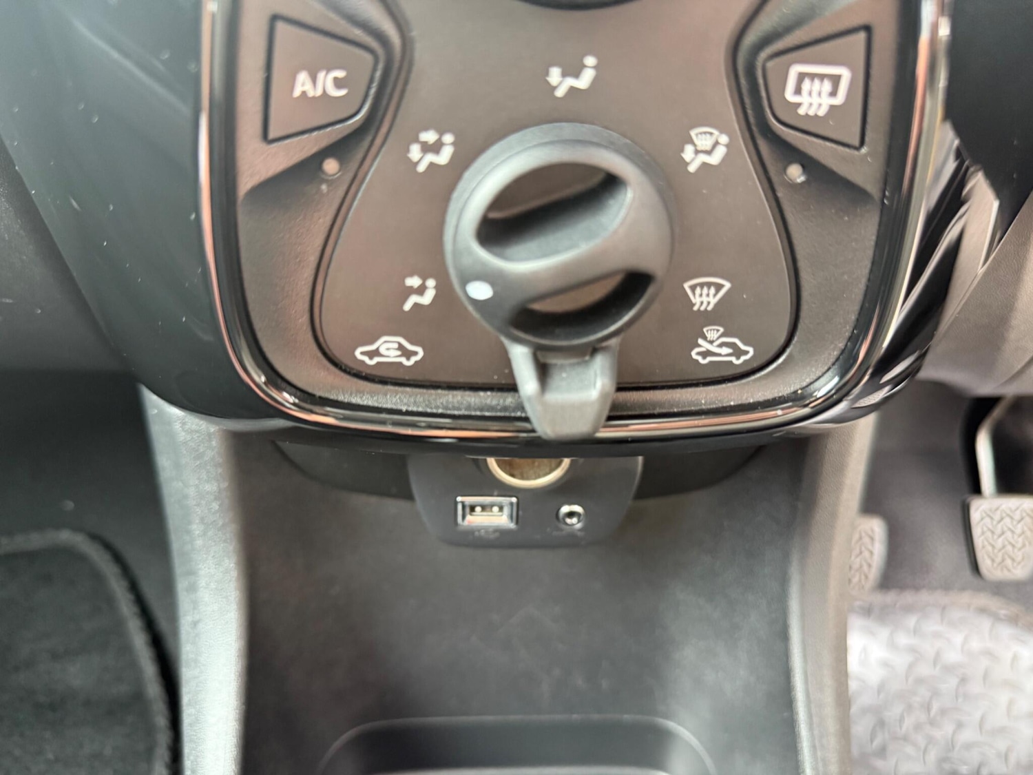 Used Citroen C1 2015 for sale - 76936093: Photo 17