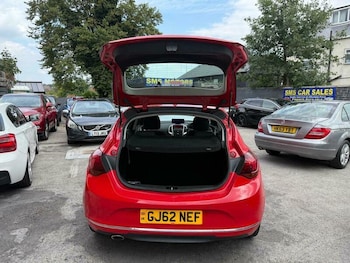 Vauxhall - Astra