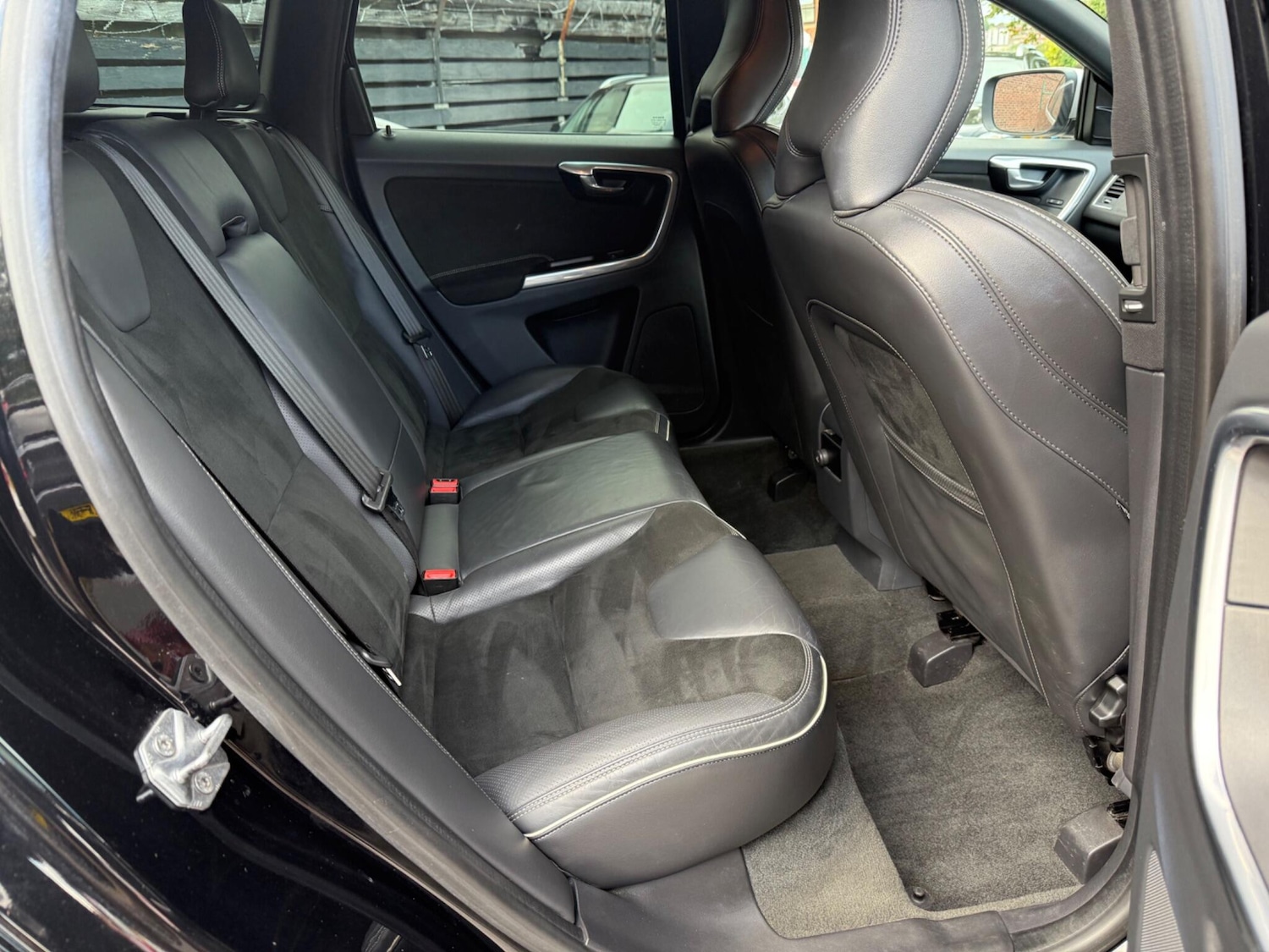 Used Volvo XC60 2015 for sale - 76989388: Photo 28