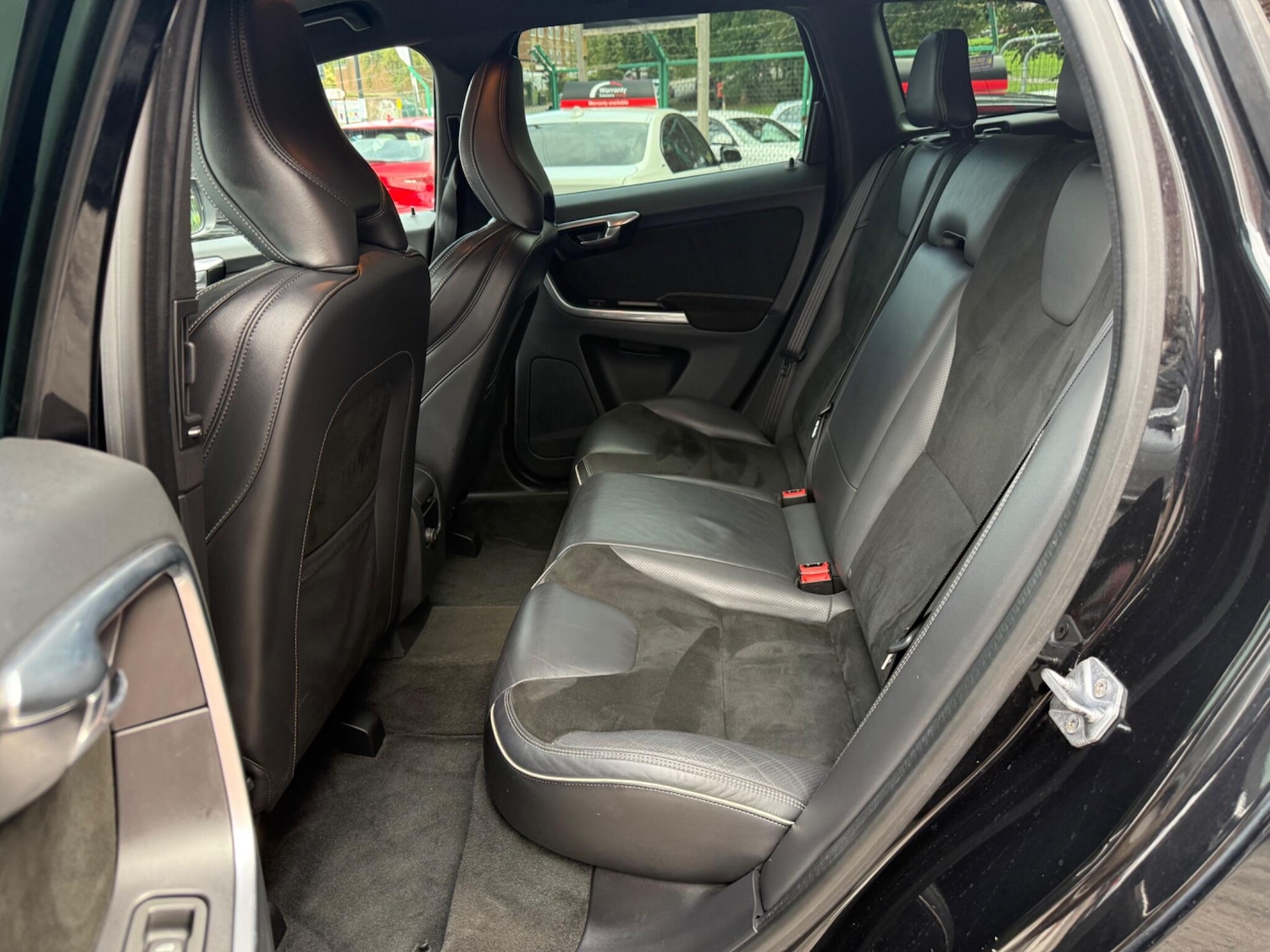 Used Volvo XC60 2015 for sale - 76989388: Photo 32