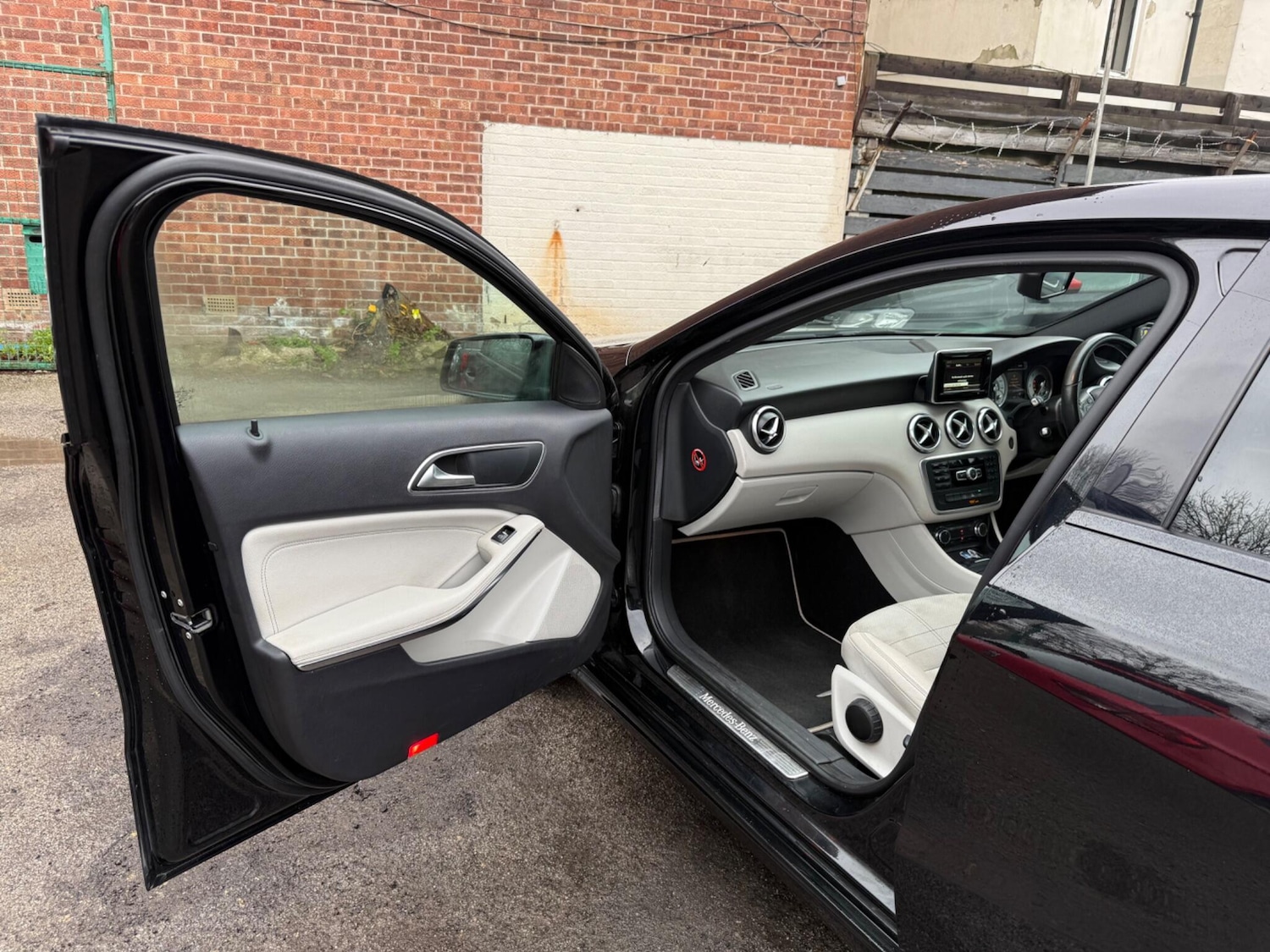 Used Mercedes-Benz A-Class for sale - 77611743: Photo 24