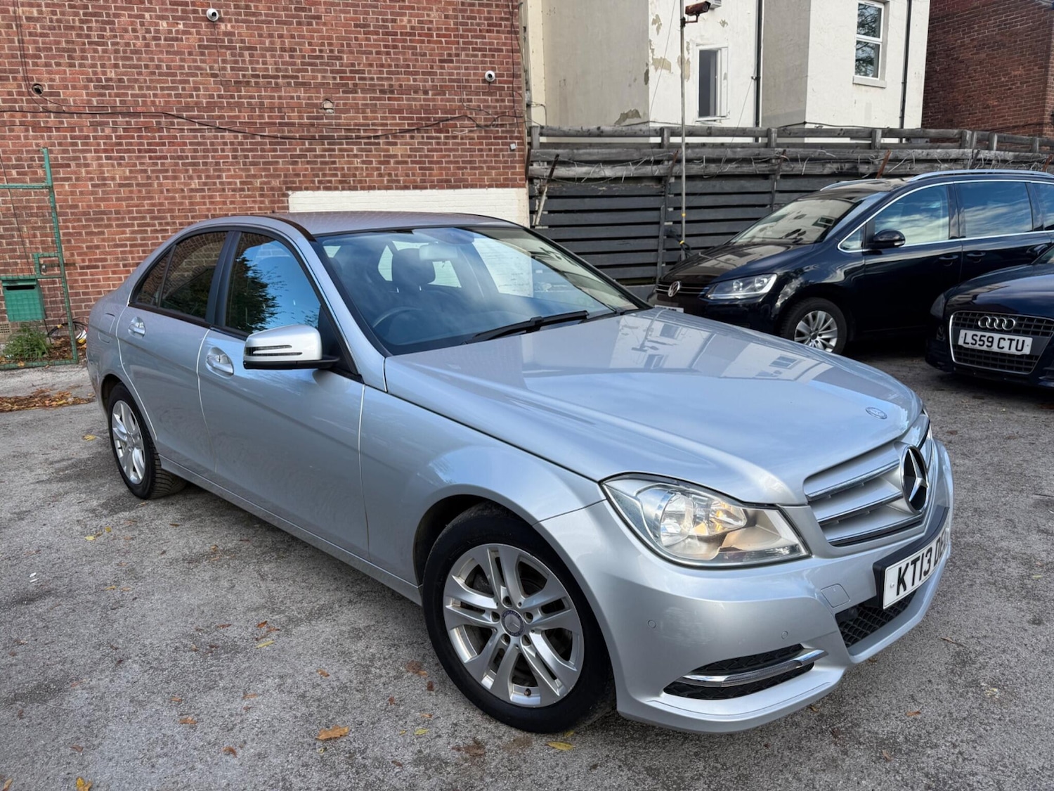 Used Mercedes-Benz C Class 2013 for sale - 76370287: Photo 1