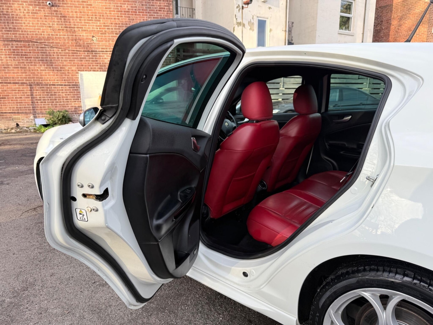 Used Alfa Romeo Giulietta 2011 for sale - 76964800: Photo 25