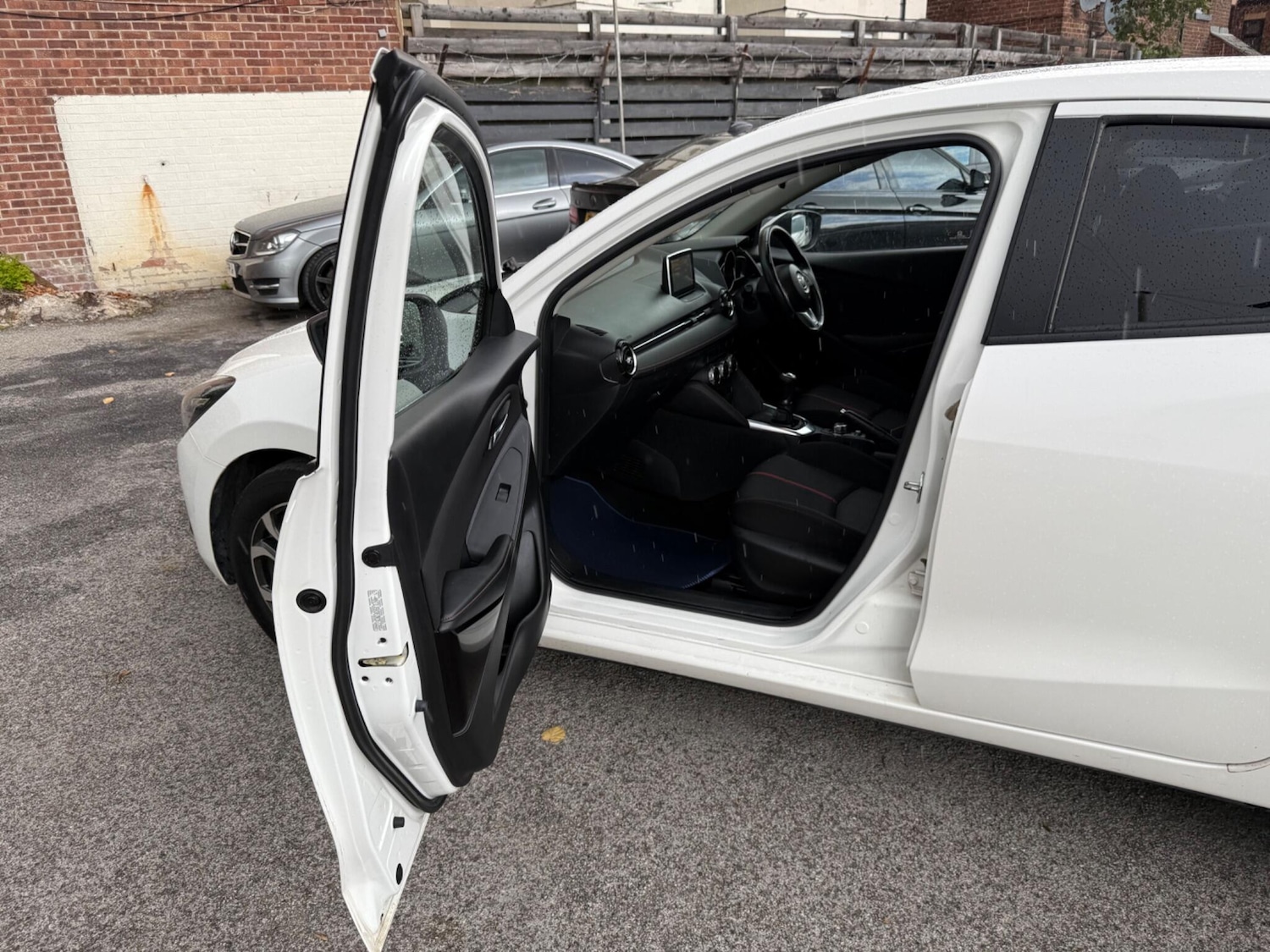 Used Mazda Mazda2 2016 for sale - 75940205: Photo 34