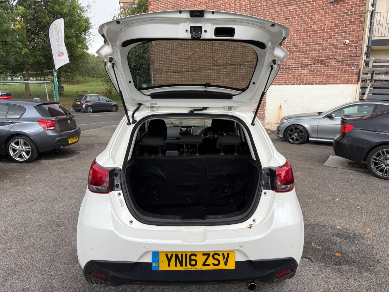 Used Mazda Mazda2 2016 for sale - 75940205: Photo 39