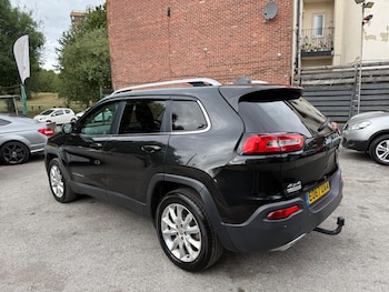Used Jeep Cherokee 2017 for sale - 75669913: Photo