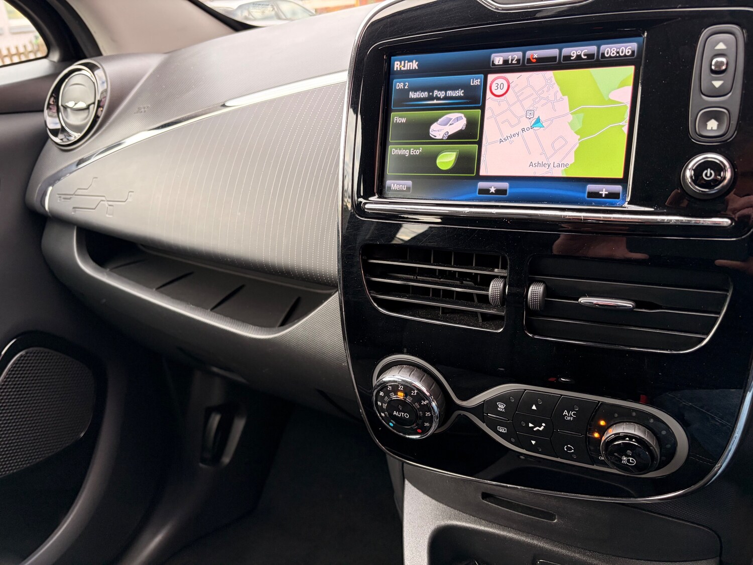 Used Renault Zoe for sale - 78078619: Photo 23