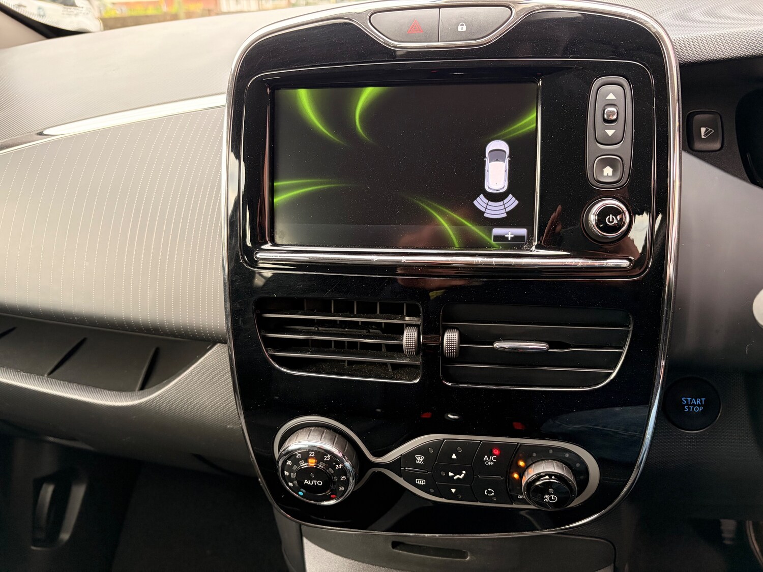 Used Renault Zoe for sale - 78078619: Photo 24