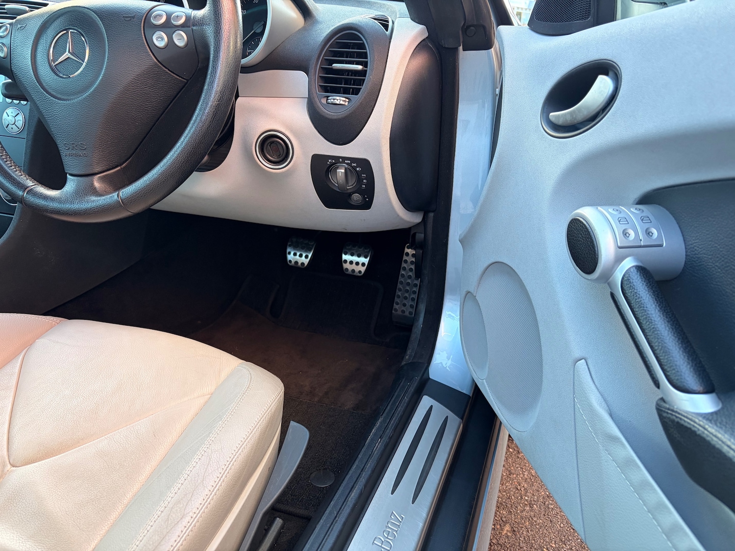 Used Mercedes-Benz SLK 2005 for sale - 77492869: Photo 17