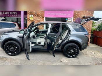 Used Land Rover Discovery Sport 2017 for sale - 78699032: Photo
