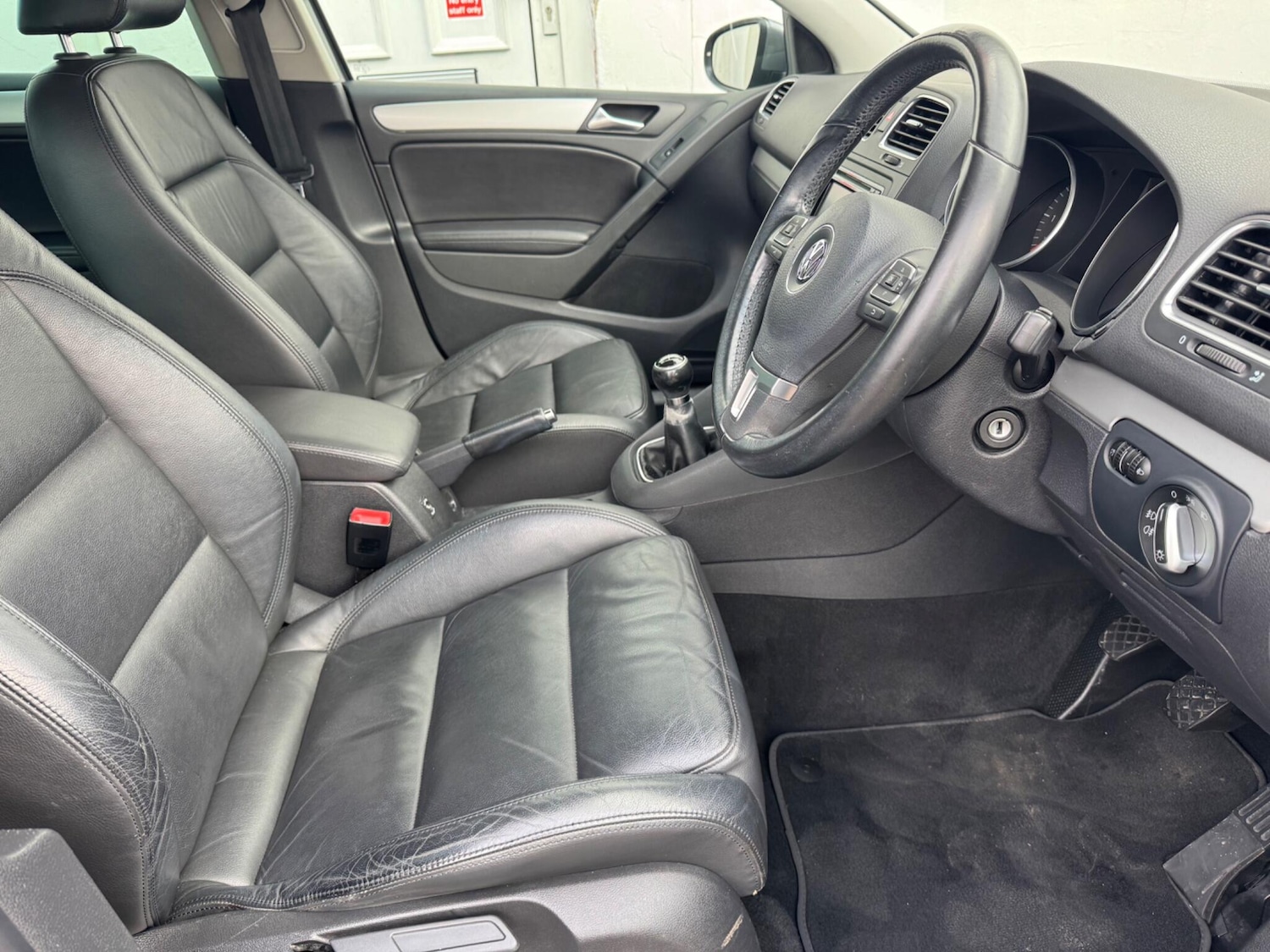 Used Volkswagen Golf 2011 for sale - 76326027: Photo 4