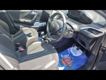 Used Peugeot 208 2015 for sale - 74935723: Photo