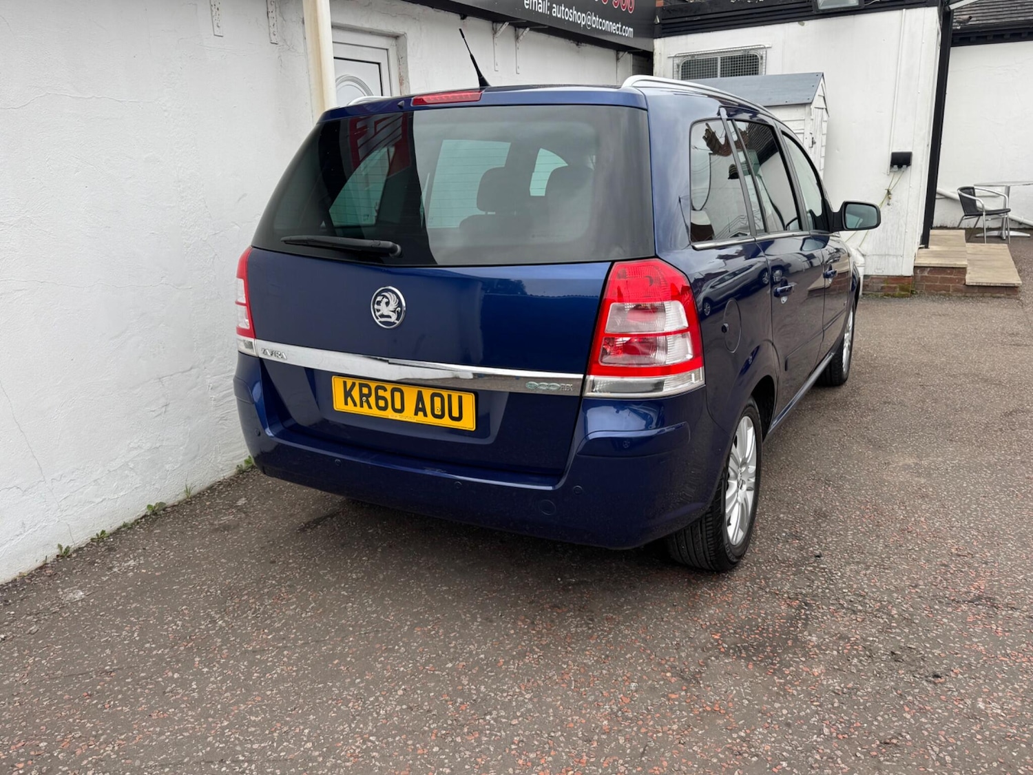 Used Vauxhall Zafira 2010 for sale - 76399152: Photo 19