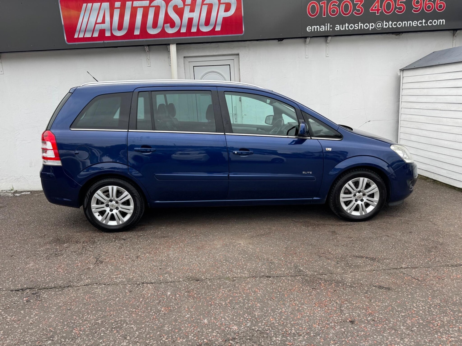 Used Vauxhall Zafira 2010 for sale - 76399152: Photo 2