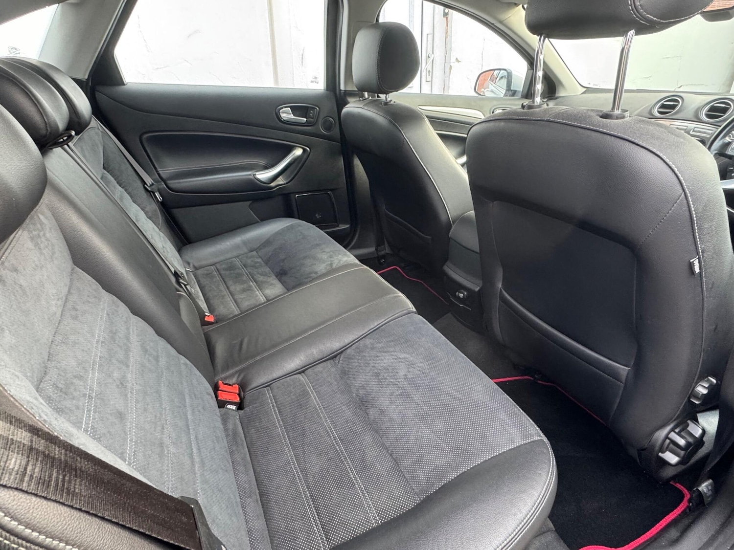 Used Ford Mondeo 2011 for sale - 77050141: Photo 6