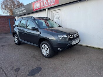 Used Dacia Duster 2016 for sale - 76472248: Photo
