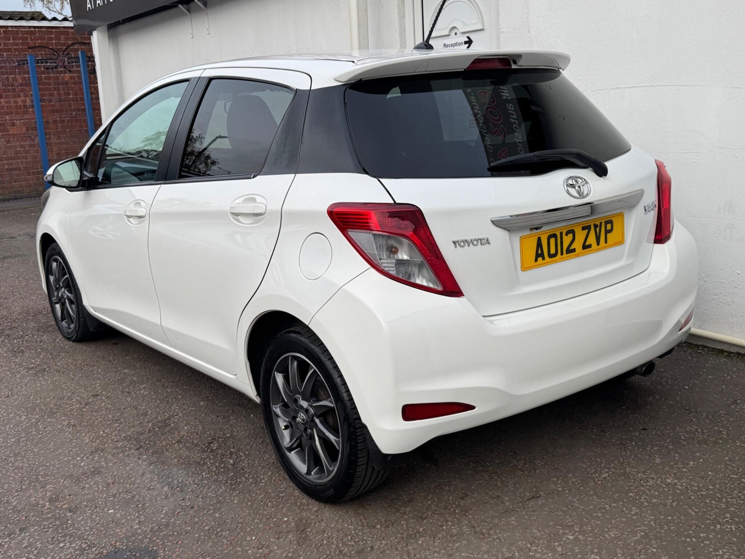 Used Toyota Yaris 2012 for sale - 76498722: Photo 10