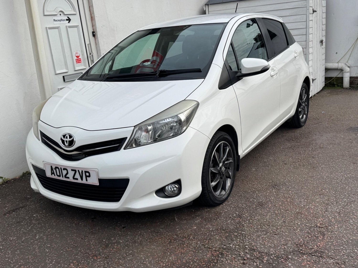 Used Toyota Yaris 2012 for sale - 76498722: Photo 12