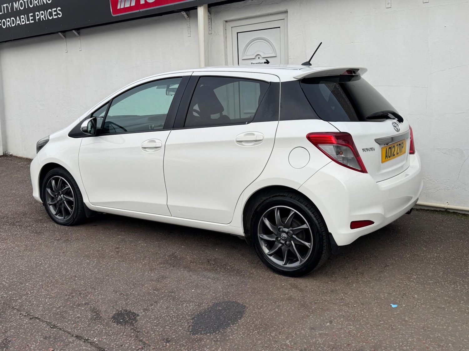 Used Toyota Yaris 2012 for sale - 76498722: Photo 13