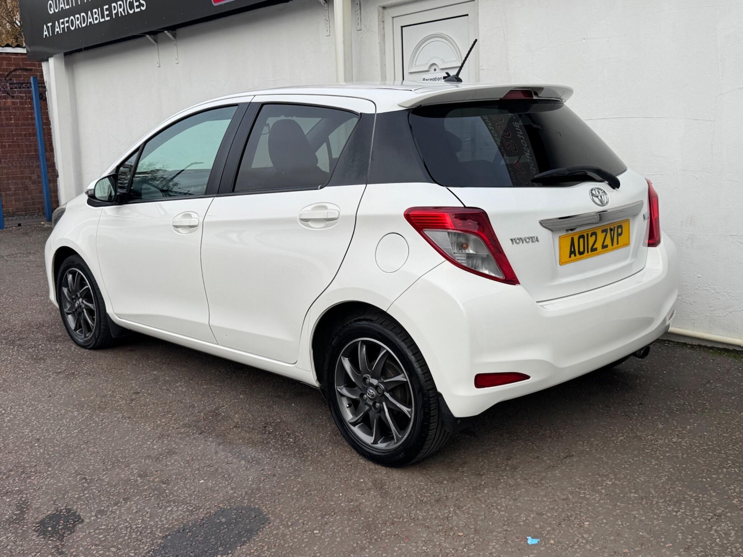 Used Toyota Yaris 2012 for sale - 76498722: Photo 14