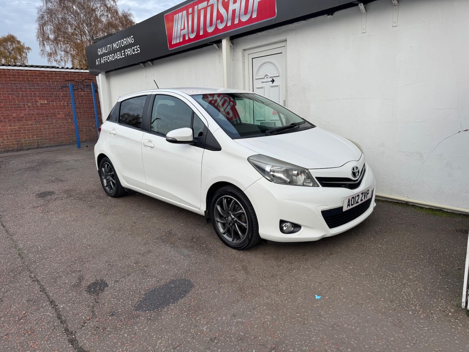 Used Toyota Yaris 2012 for sale - 76498722: Photo 17