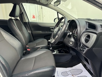 Used Toyota Yaris 2012 for sale - 76498722: Photo