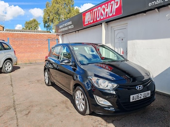 Used Hyundai i20 2012 for sale - 76043069: Photo