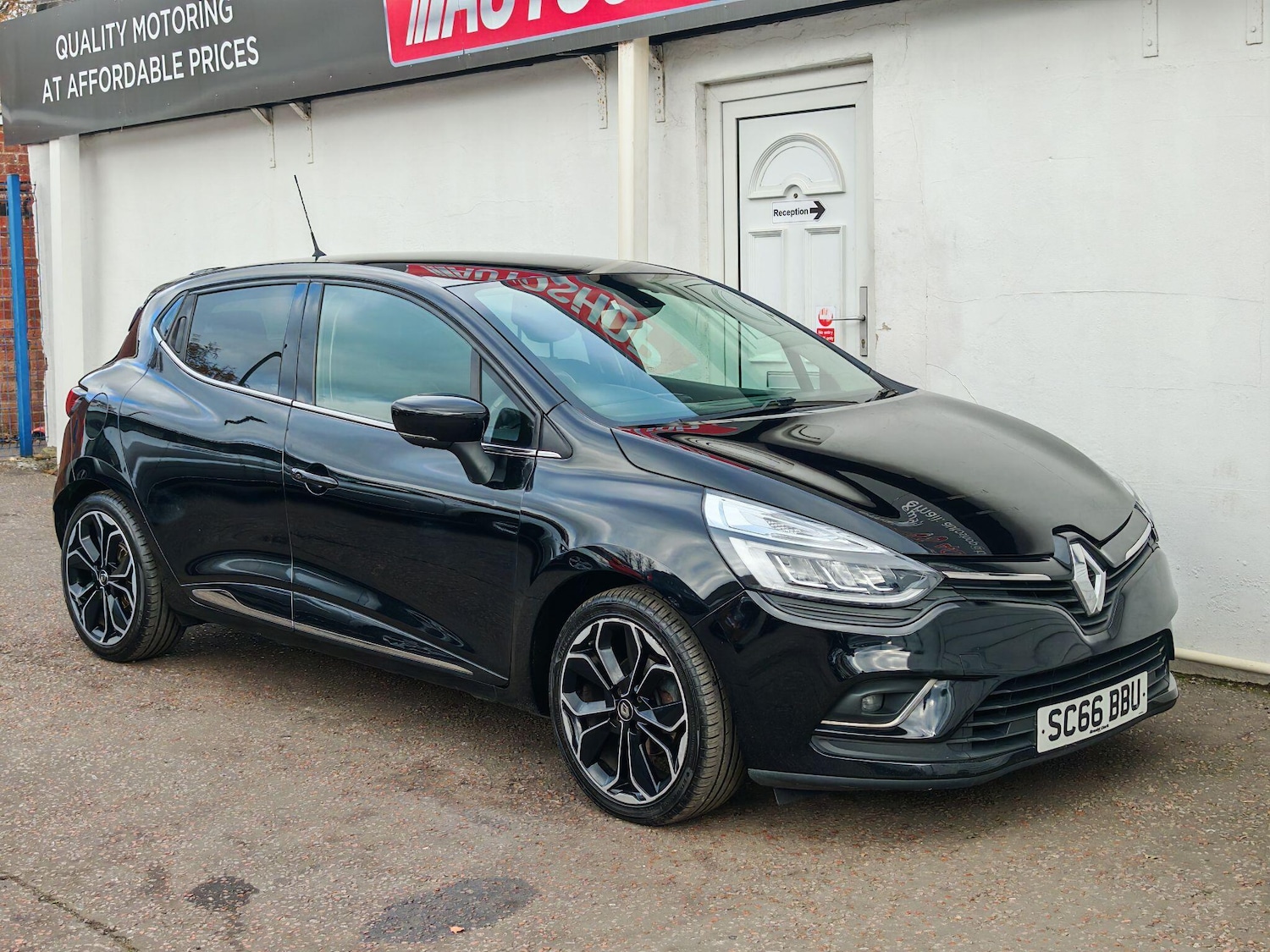 Used Renault Clio 2016 for sale - 76528065: Photo 2
